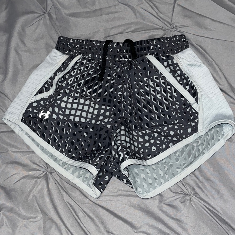 size XS black and white under armour athletic shorts
